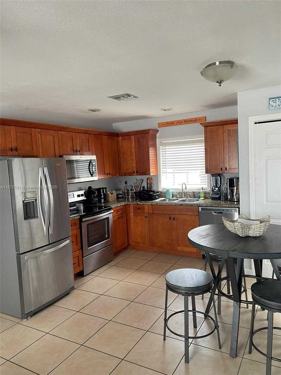 Small Image of 325 CALUSA ST #320, Key Largo Number 6