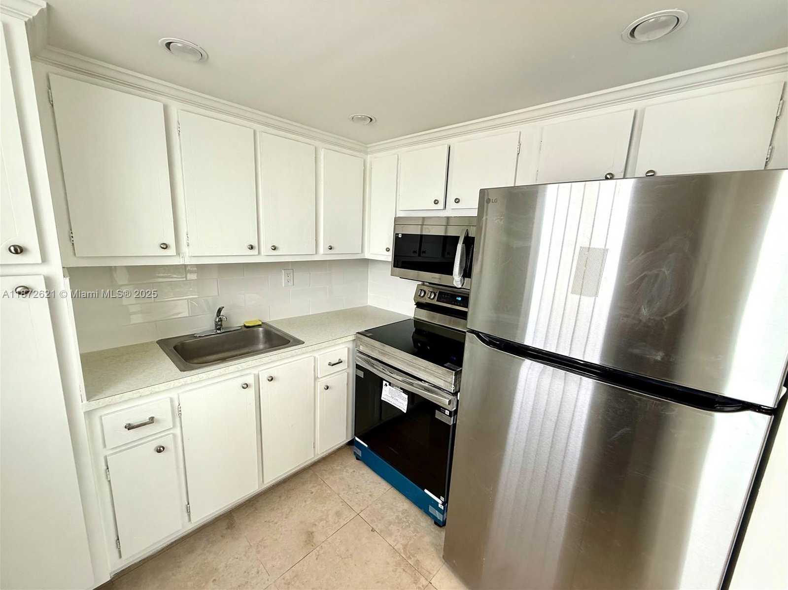 Small Image of 1235 PENNSYLVANIA AVE #5A, Miami Beach Number 2