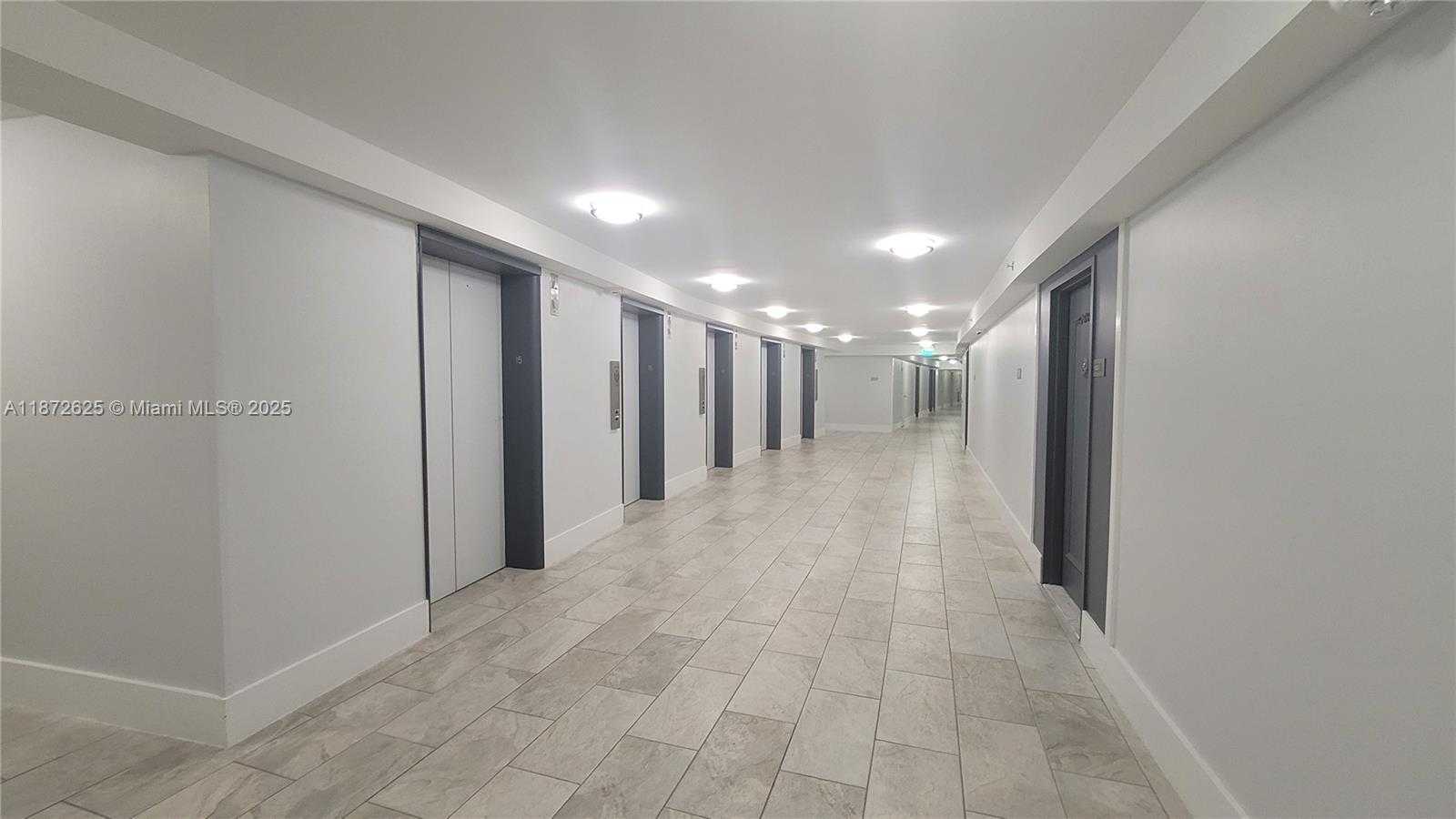 Small Image of 6039 COLLINS AVE #1535, Miami Beach Number 10