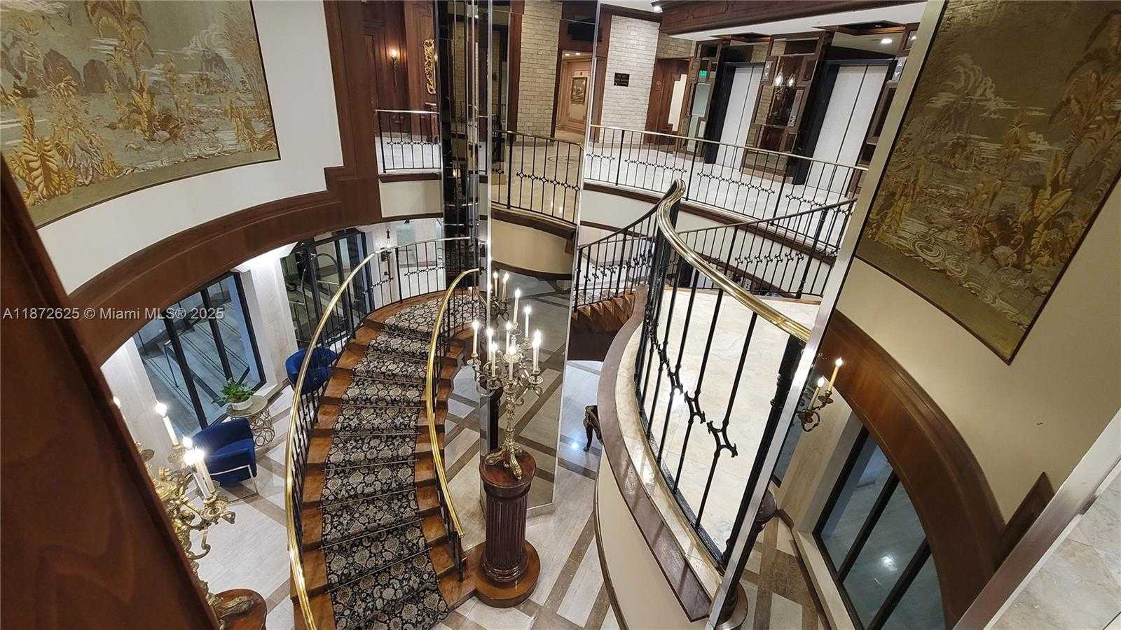 Small Image of 6039 COLLINS AVE #1535, Miami Beach Number 12