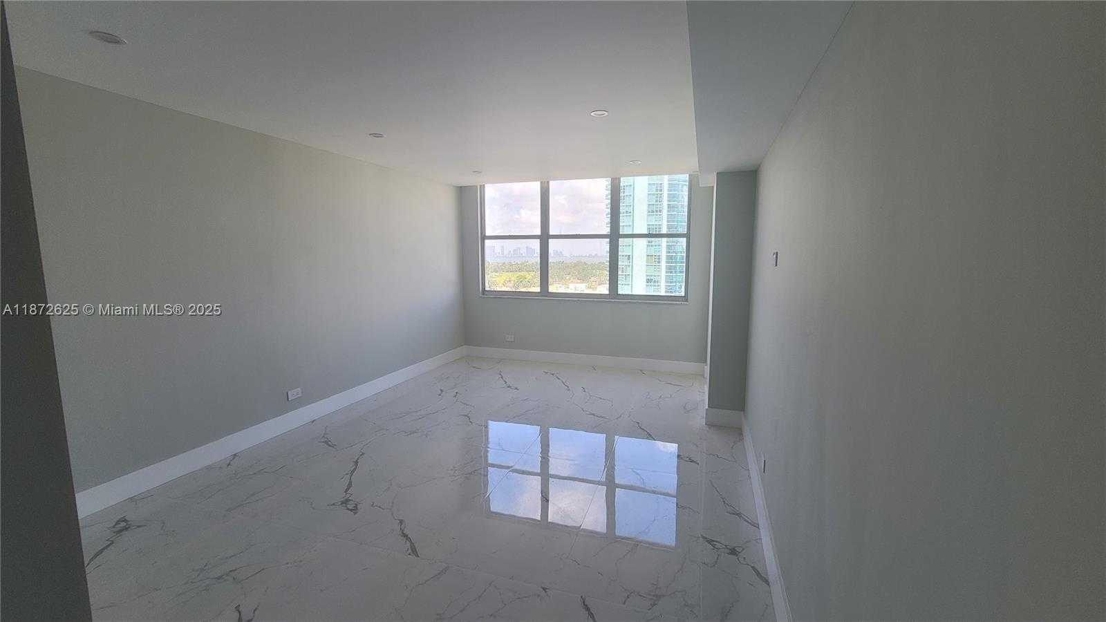 Small Image of 6039 COLLINS AVE #1535, Miami Beach Number 21