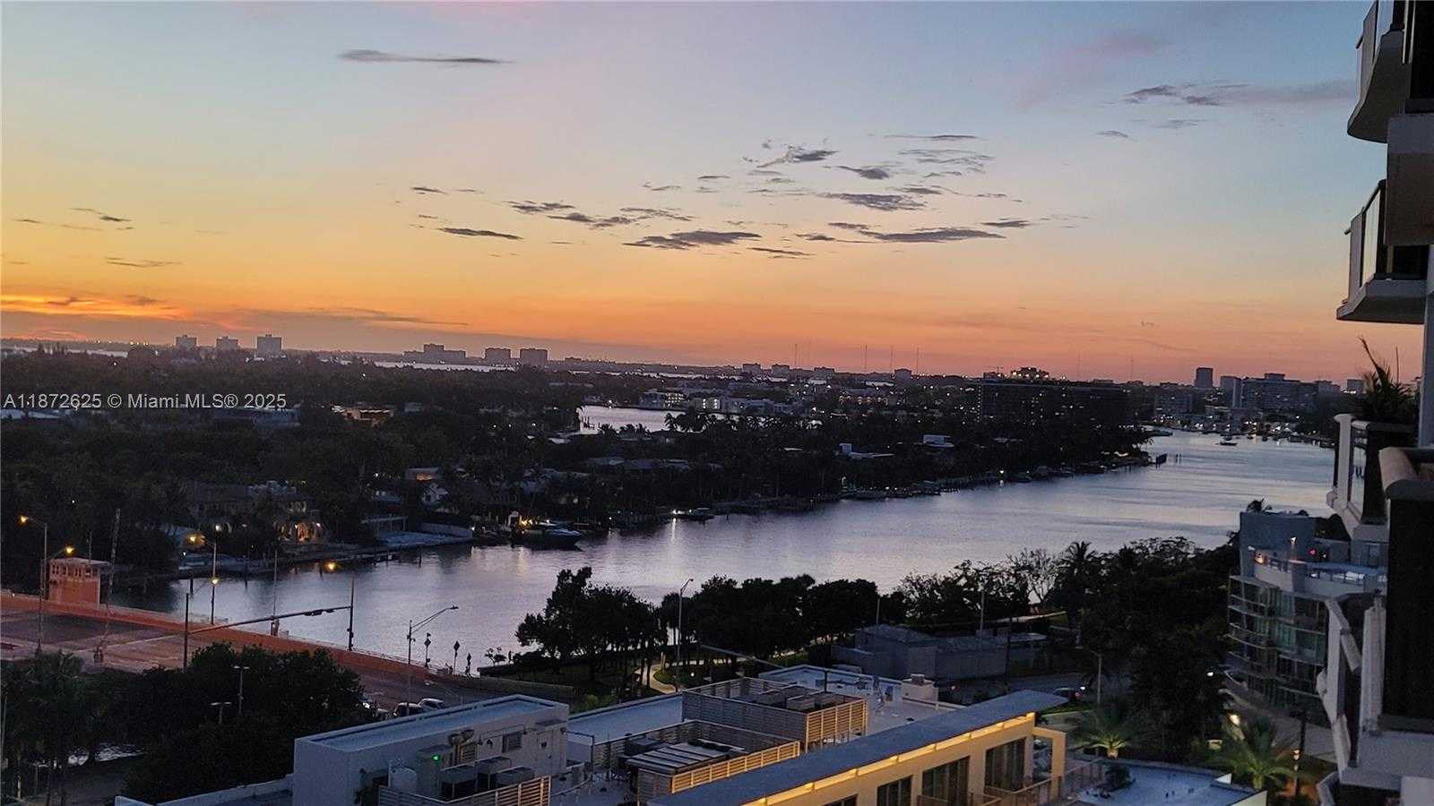 Small Image of 6039 COLLINS AVE #1535, Miami Beach Number 4