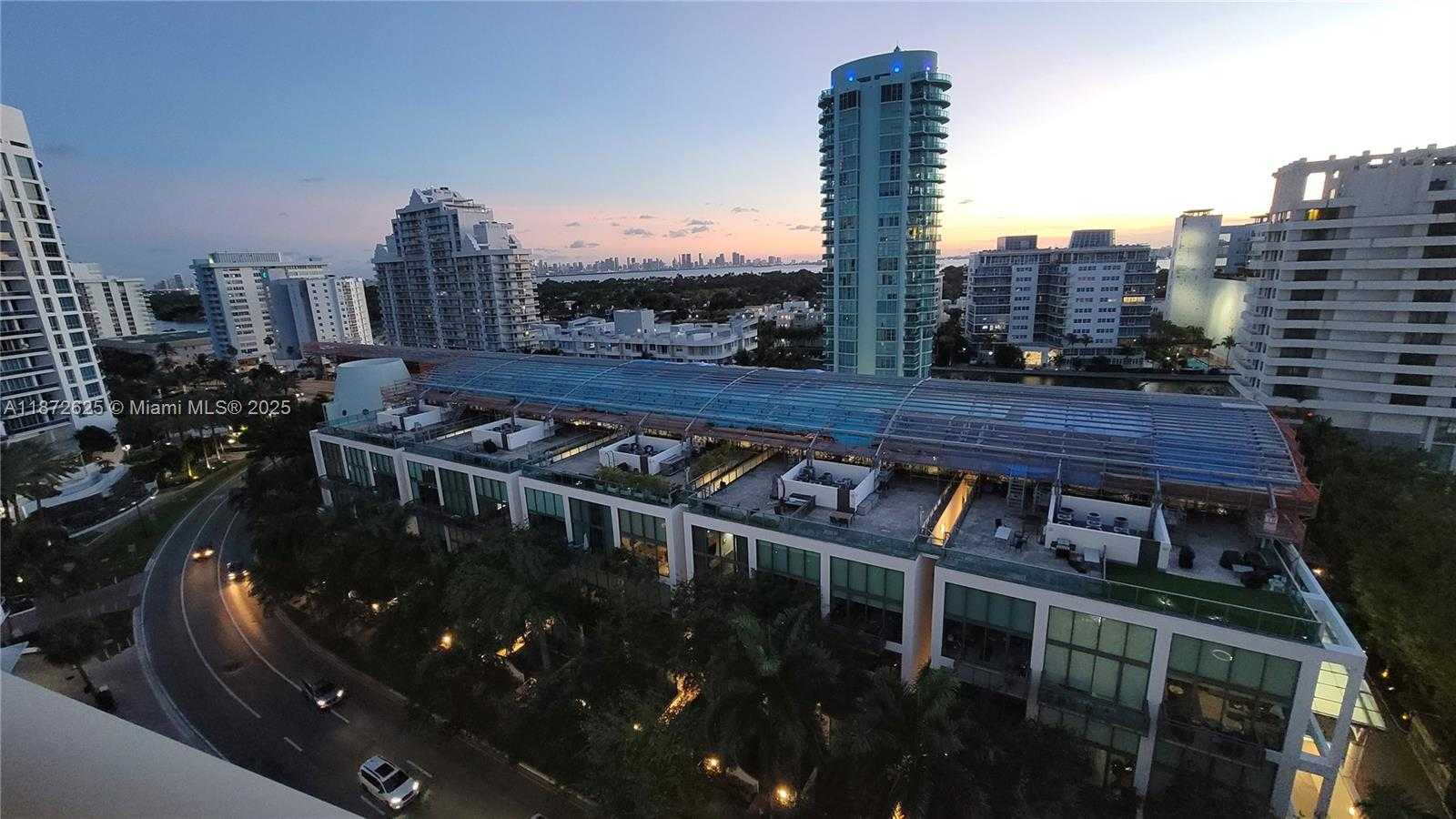Small Image of 6039 COLLINS AVE #1535, Miami Beach Number 40