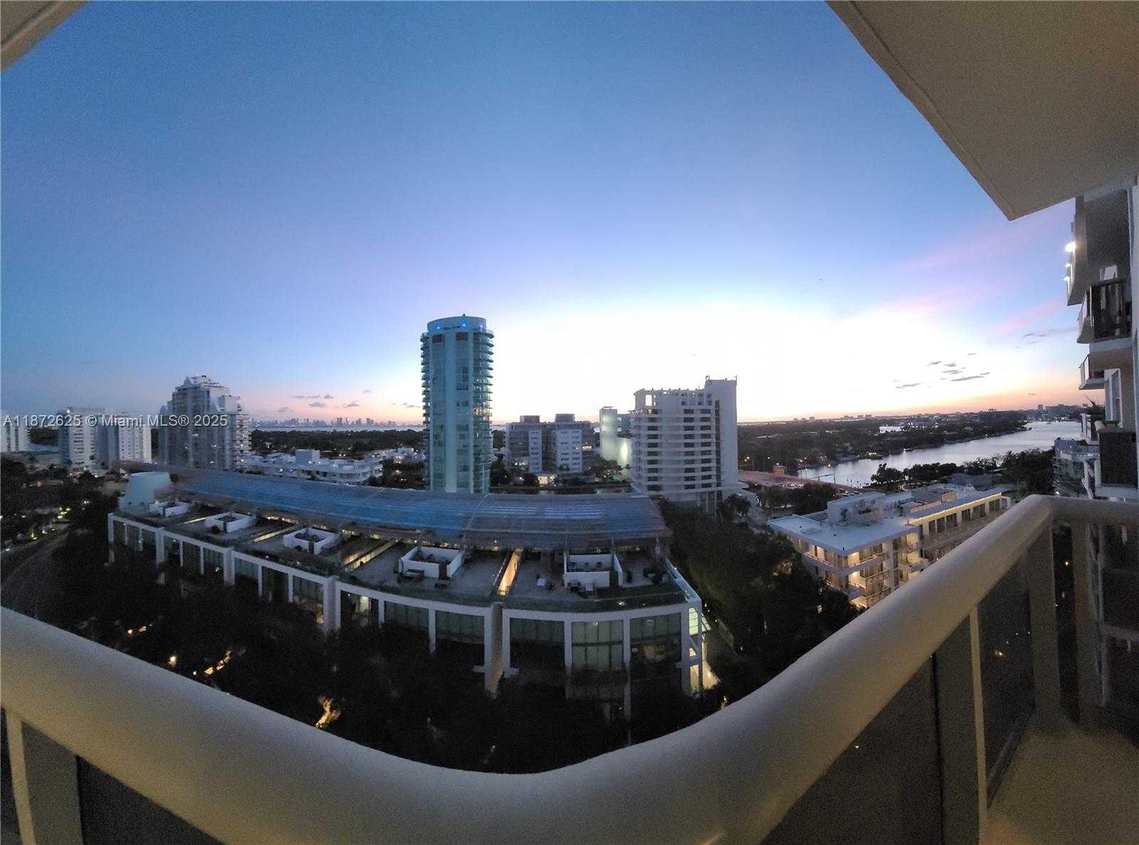 Small Image of 6039 COLLINS AVE #1535, Miami Beach Number 42