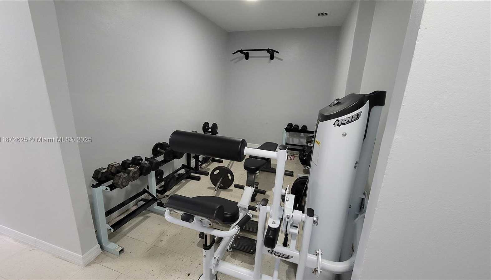 Small Image of 6039 COLLINS AVE #1535, Miami Beach Number 52