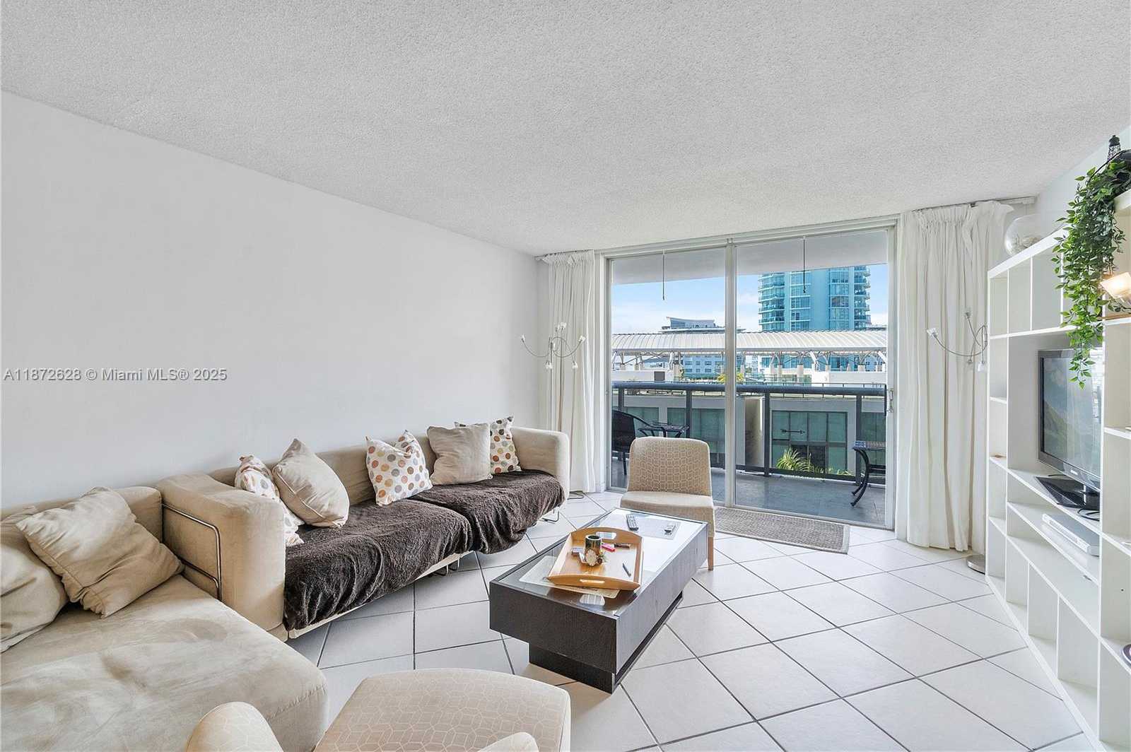 Small Image of 6039 COLLINS AVE #829, Miami Beach Number 11