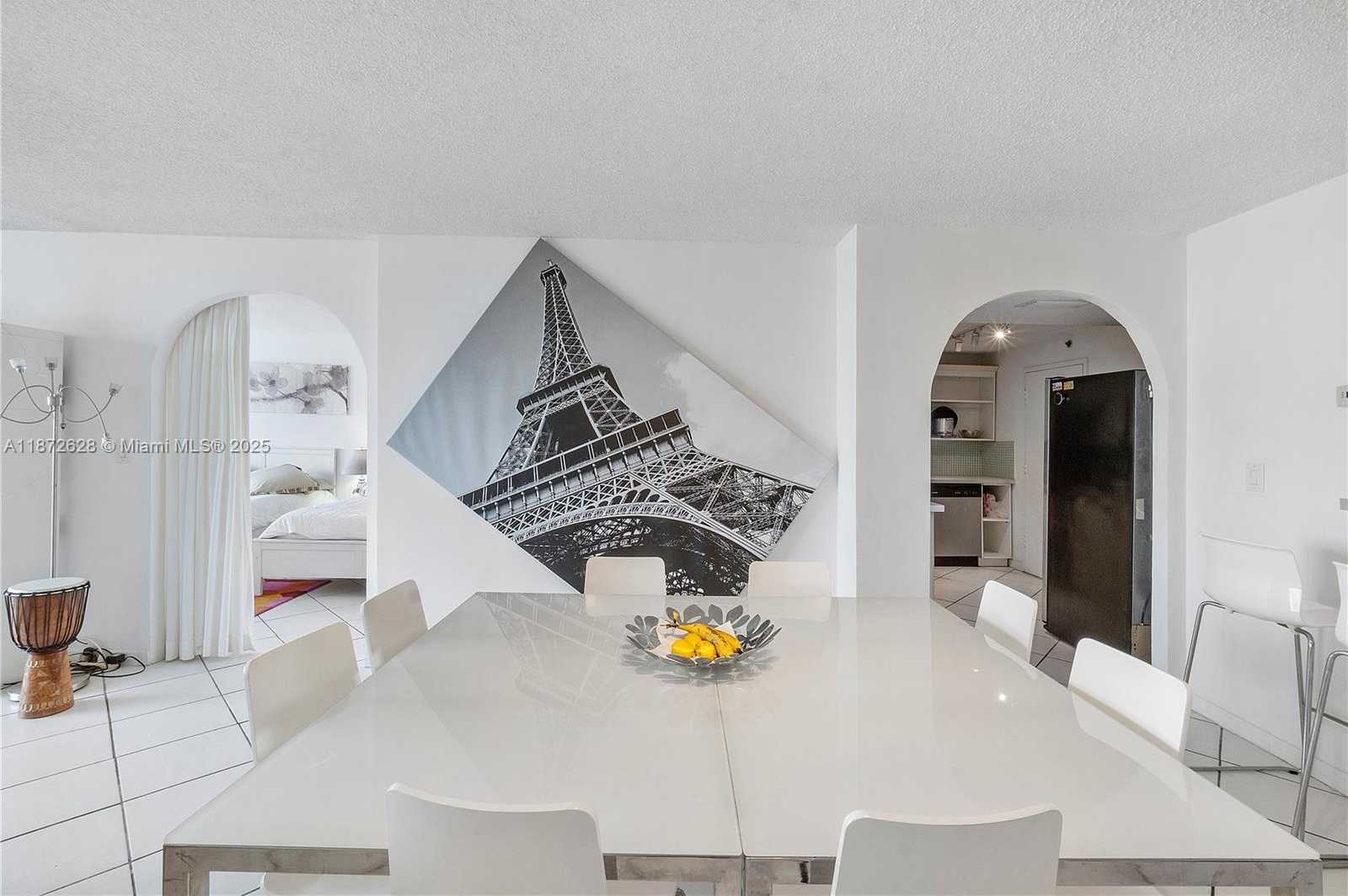 Small Image of 6039 COLLINS AVE #829, Miami Beach Number 15