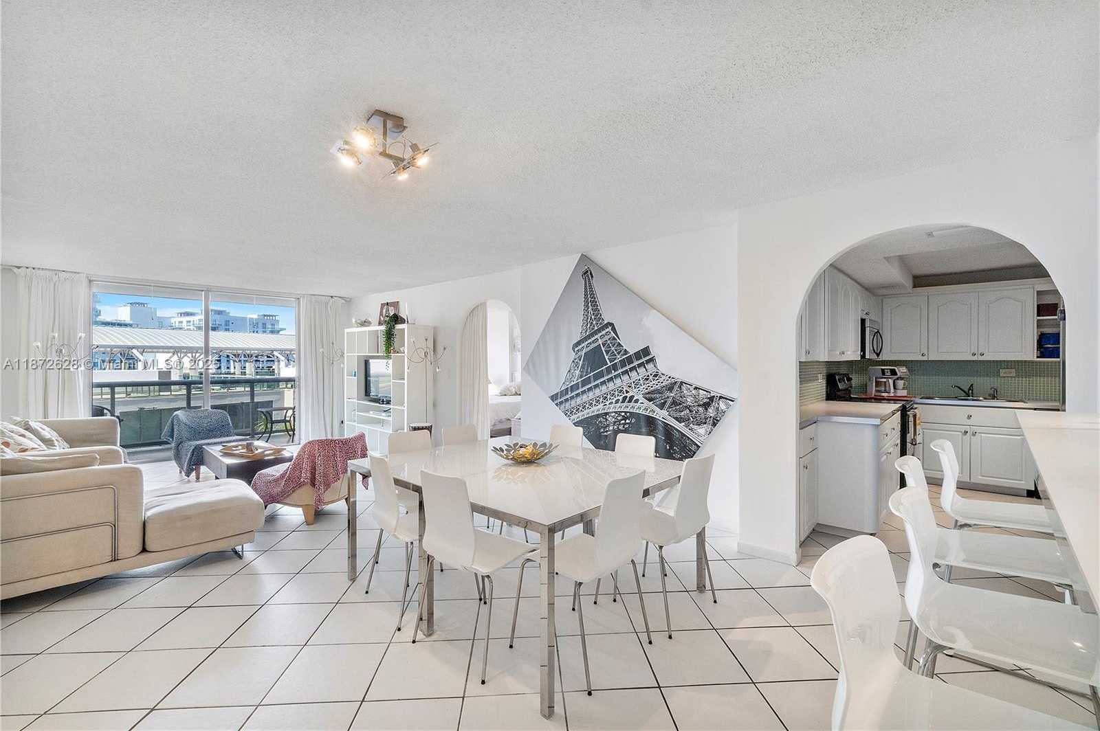 Small Image of 6039 COLLINS AVE #829, Miami Beach Number 16