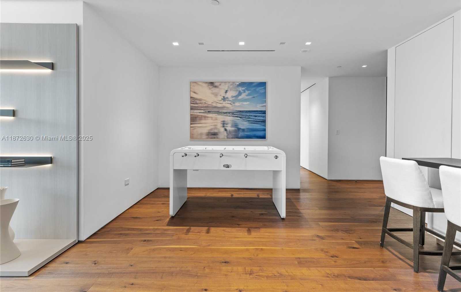 Small Image of 100 SOUTH POINTE DR #1102/03, Miami Beach Number 25