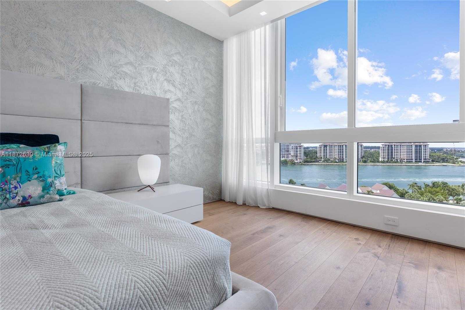 Small Image of 100 SOUTH POINTE DR #1102/03, Miami Beach Number 28