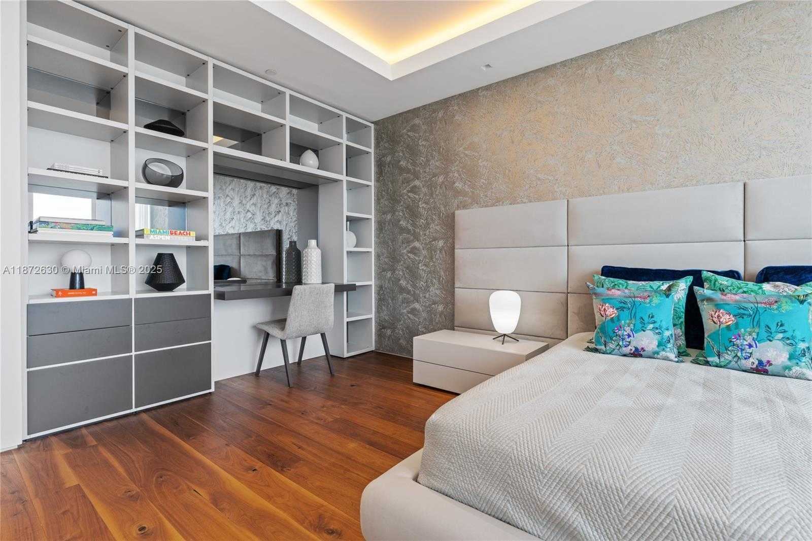 Small Image of 100 SOUTH POINTE DR #1102/03, Miami Beach Number 33