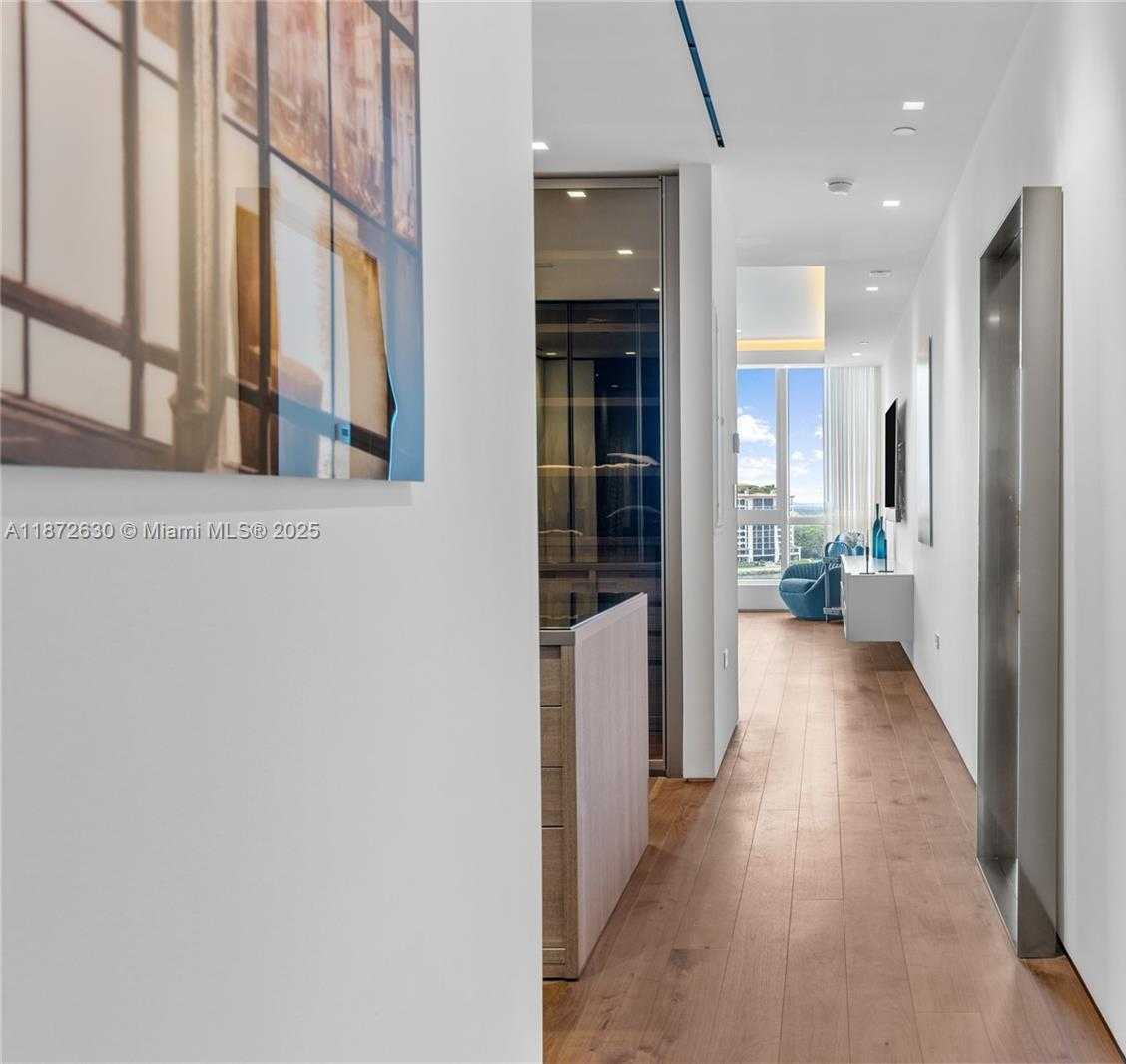 Small Image of 100 SOUTH POINTE DR #1102/03, Miami Beach Number 36