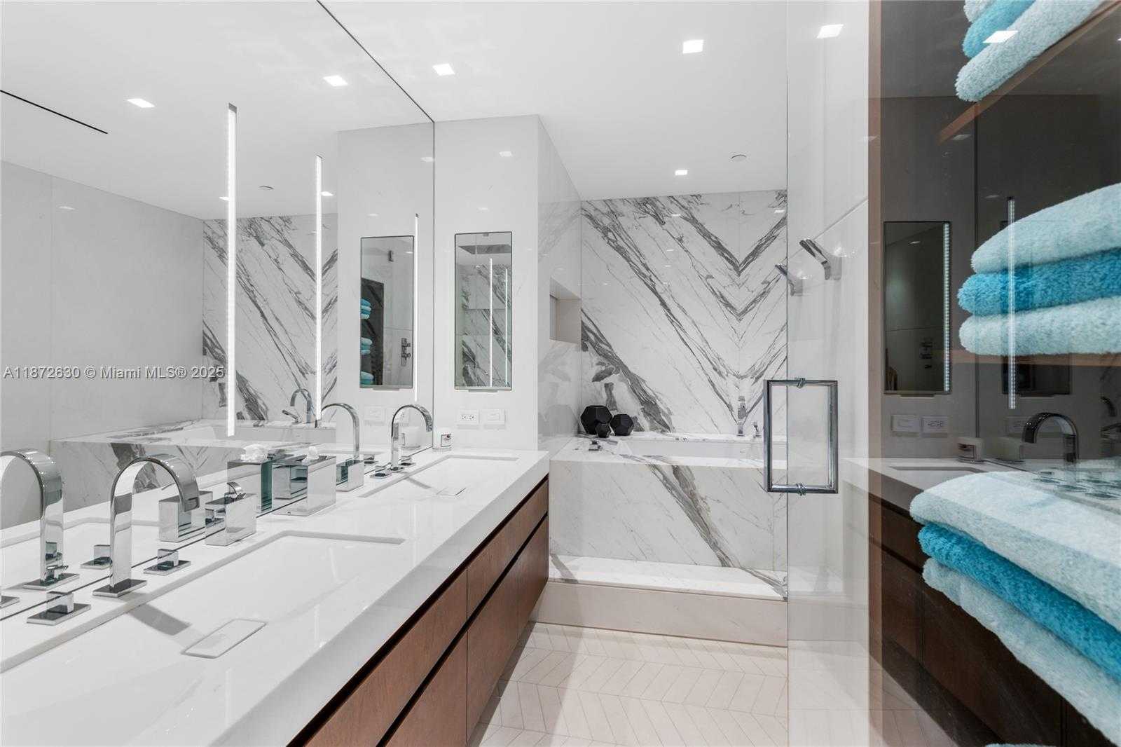 Small Image of 100 SOUTH POINTE DR #1102/03, Miami Beach Number 42