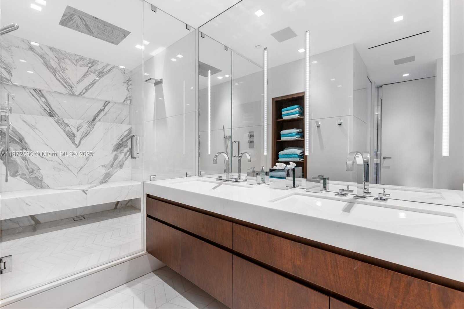 Small Image of 100 SOUTH POINTE DR #1102/03, Miami Beach Number 47