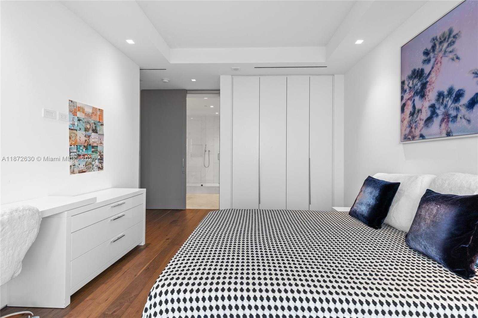 Small Image of 100 SOUTH POINTE DR #1102/03, Miami Beach Number 51