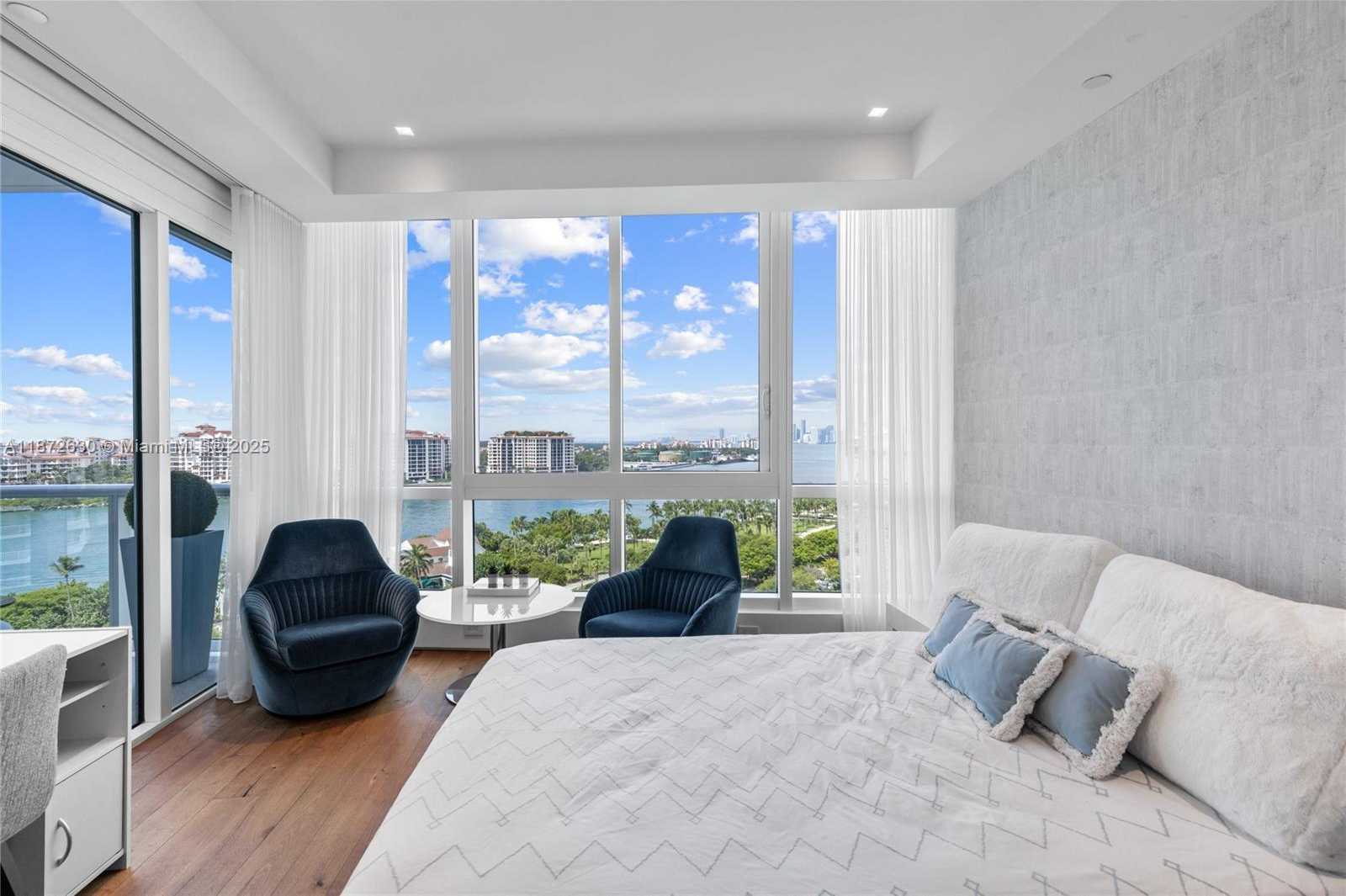 Small Image of 100 SOUTH POINTE DR #1102/03, Miami Beach Number 54
