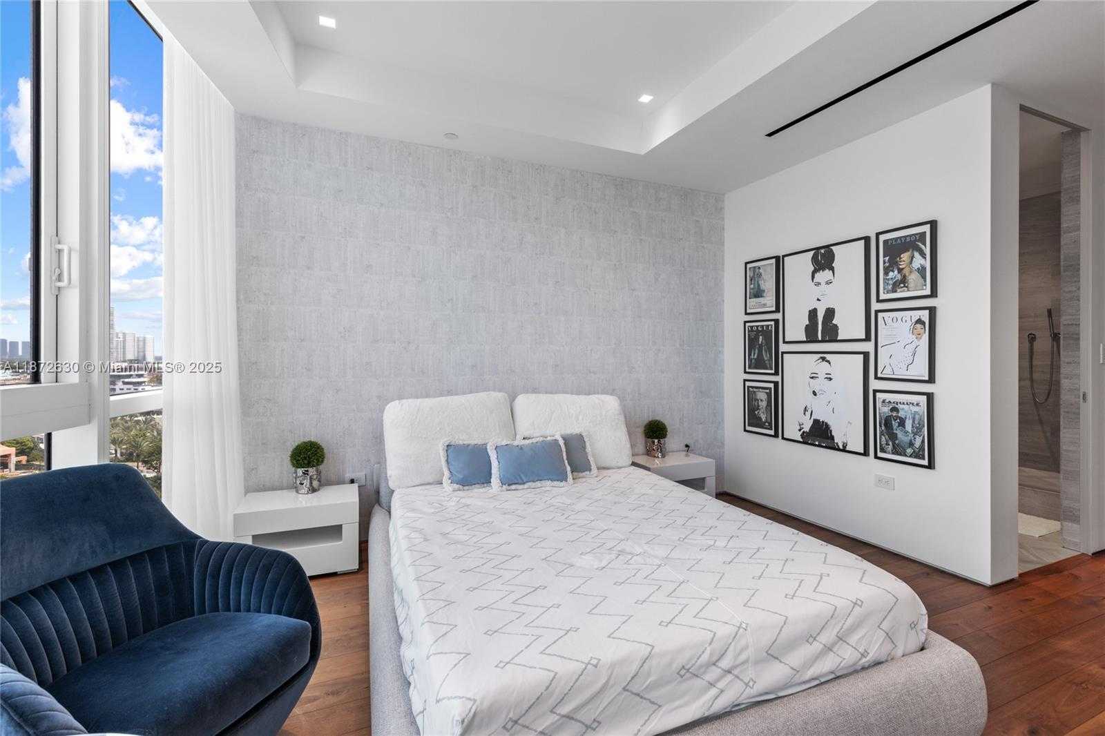 Small Image of 100 SOUTH POINTE DR #1102/03, Miami Beach Number 55