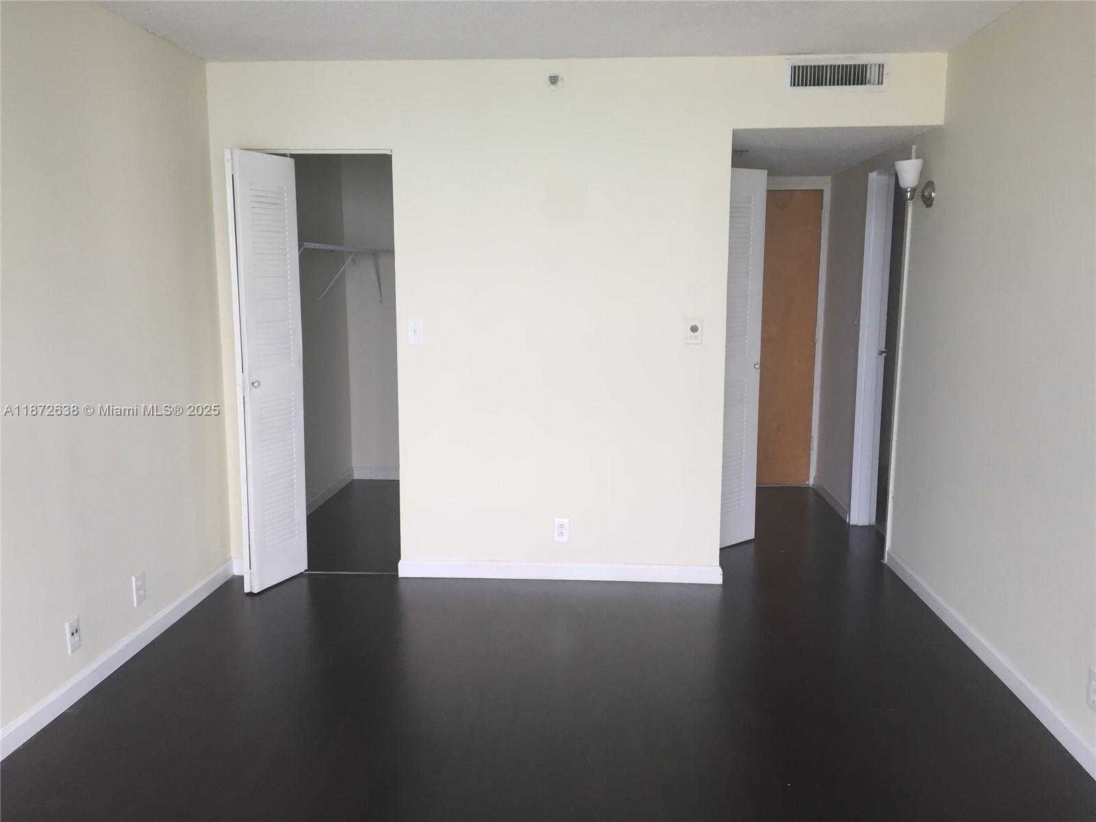 Small Image of 7601 EAST TREASURE DR #1814, Miami Beach Number 11