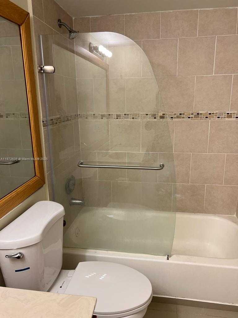 Small Image of 7601 EAST TREASURE DR #1814, Miami Beach Number 16