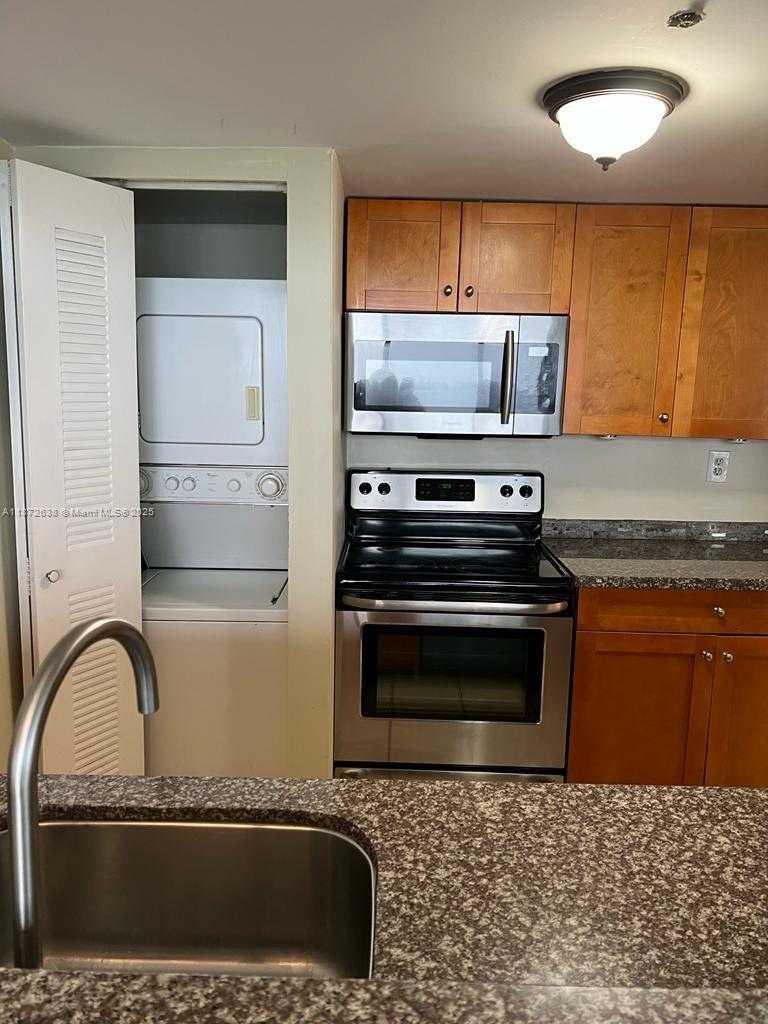 Small Image of 7601 EAST TREASURE DR #1814, Miami Beach Number 2