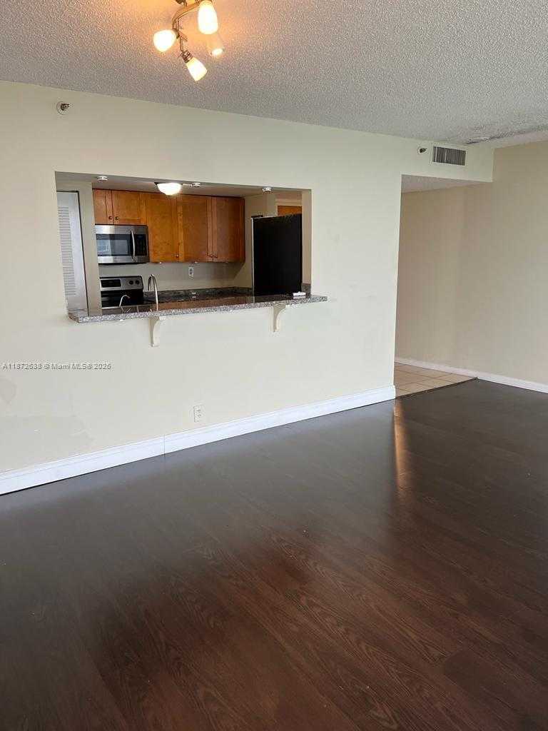 Small Image of 7601 EAST TREASURE DR #1814, Miami Beach Number 7