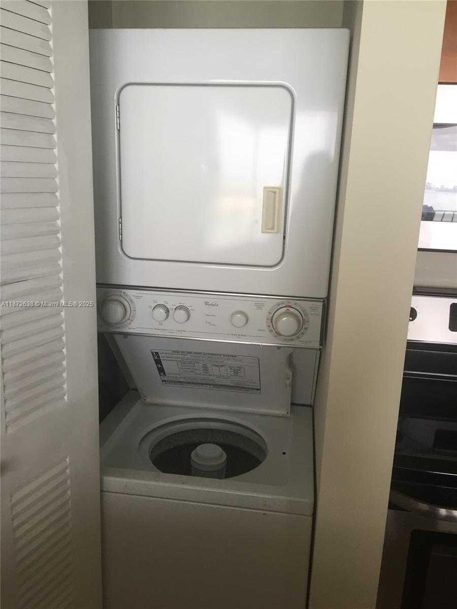 Small Image of 7601 EAST TREASURE DR #1814, Miami Beach Number 8