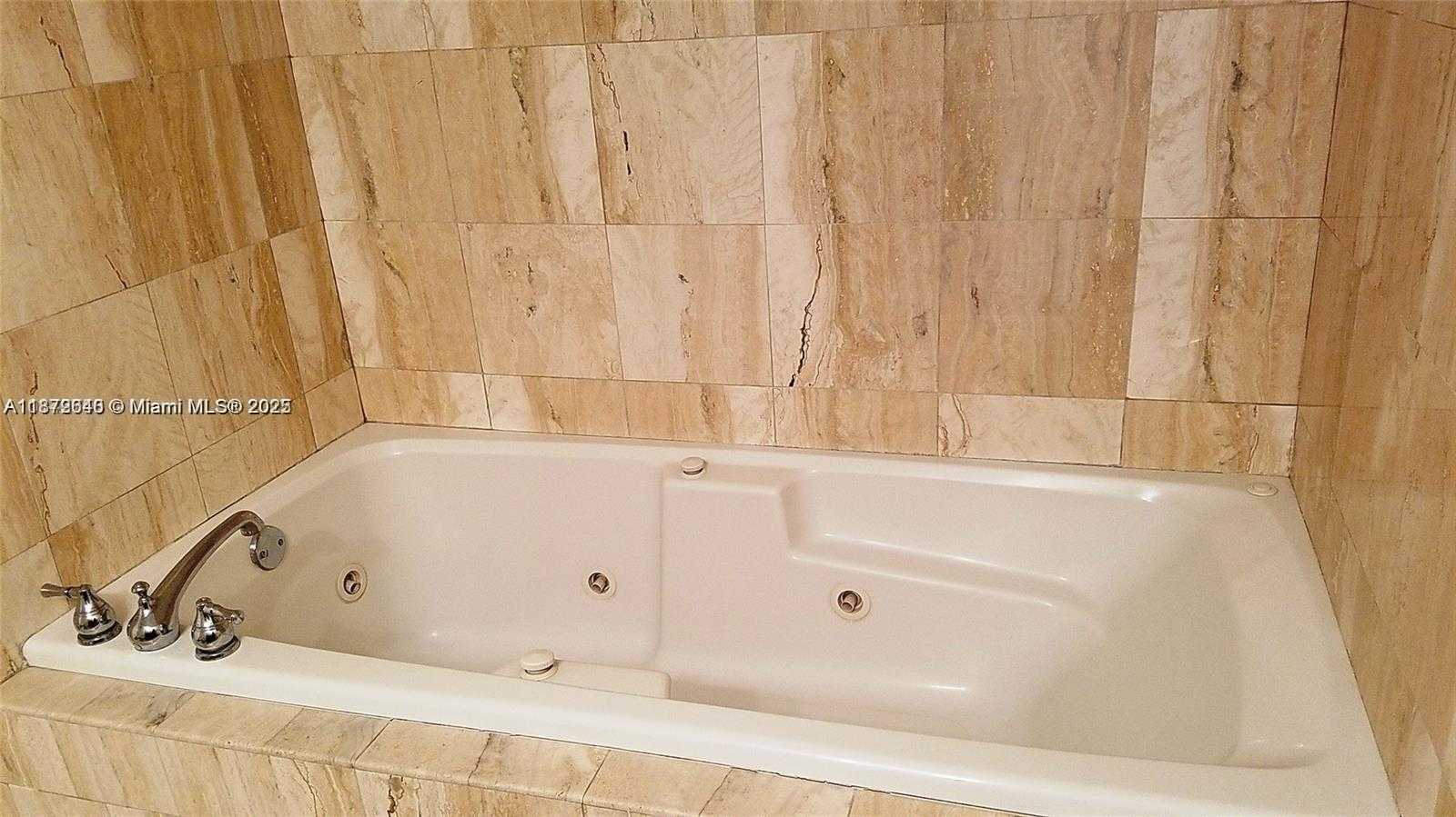 Small Image of 1800 SUNSET HARBOUR DR #1109, Miami Beach Number 10