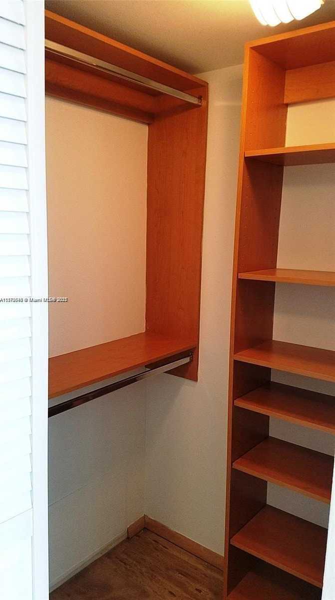 Small Image of 1800 SUNSET HARBOUR DR #1109, Miami Beach Number 12