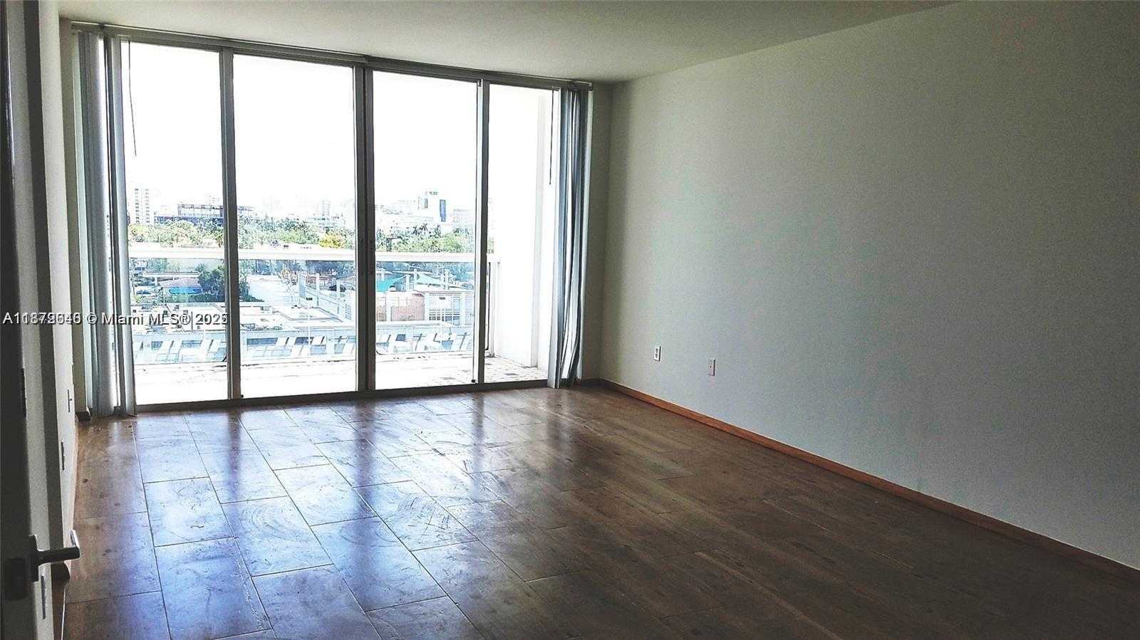 Small Image of 1800 SUNSET HARBOUR DR #1109, Miami Beach Number 3