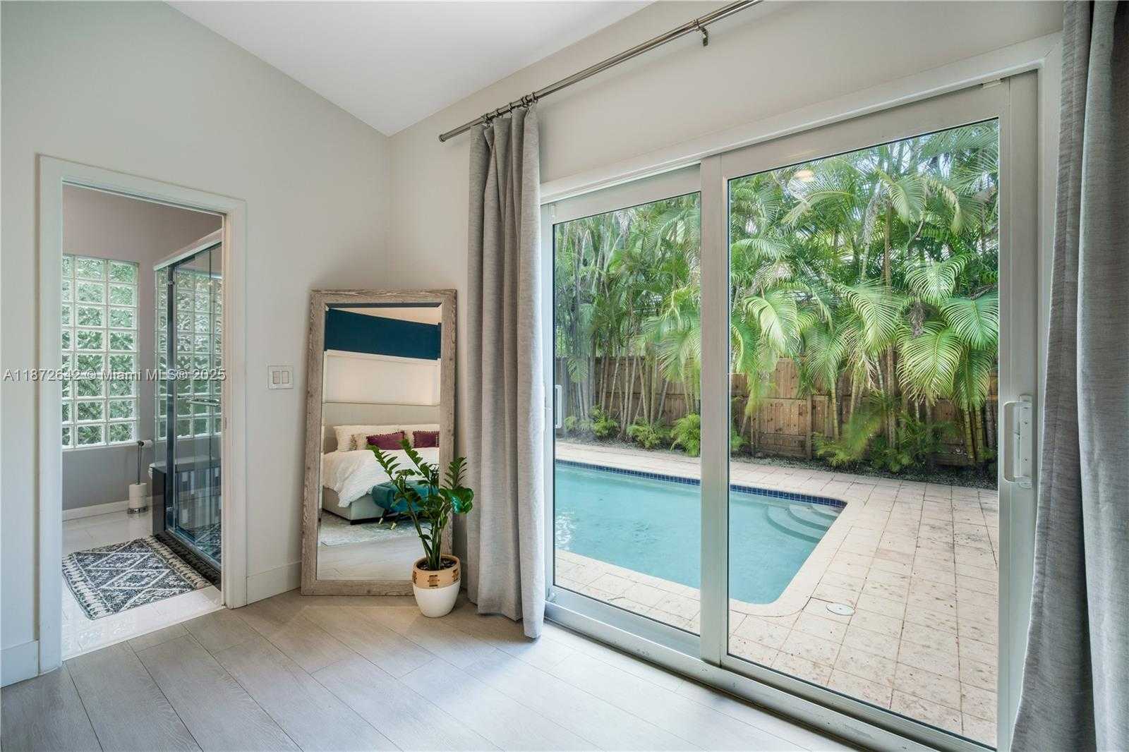 Small Image of 4183 PAMONA AVE, Miami Number 19