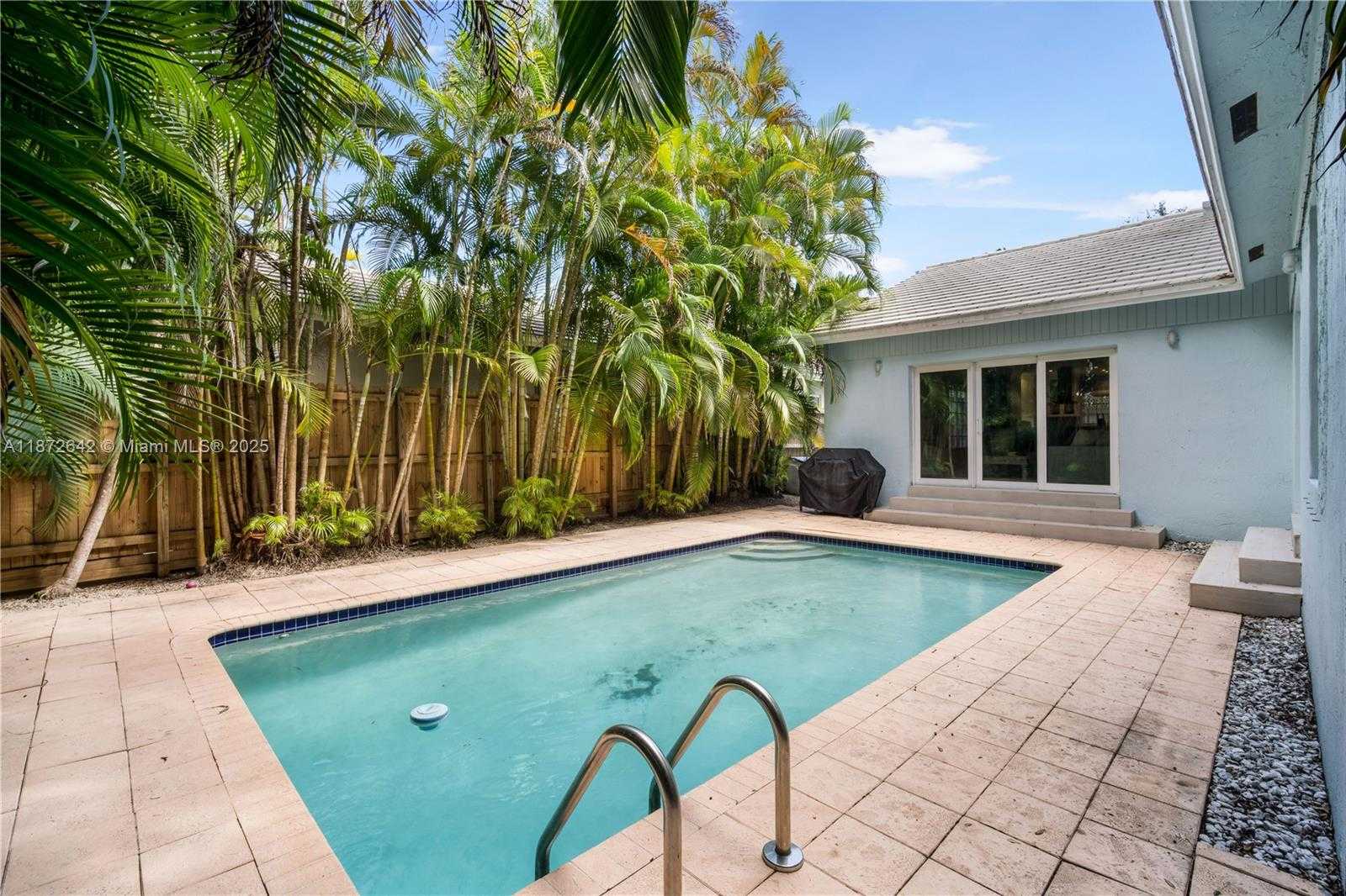 Small Image of 4183 PAMONA AVE, Miami Number 21