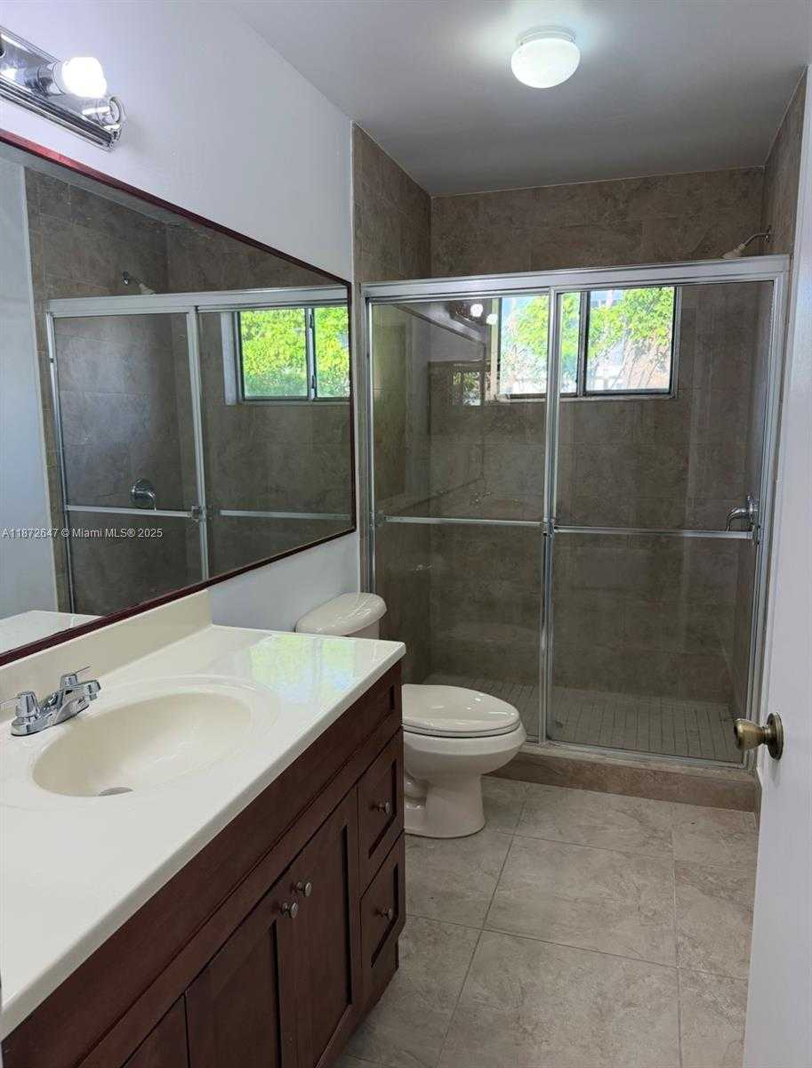 Small Image of 14465 SOUTH WEST 139TH AVE CIR E, Miami Number 12