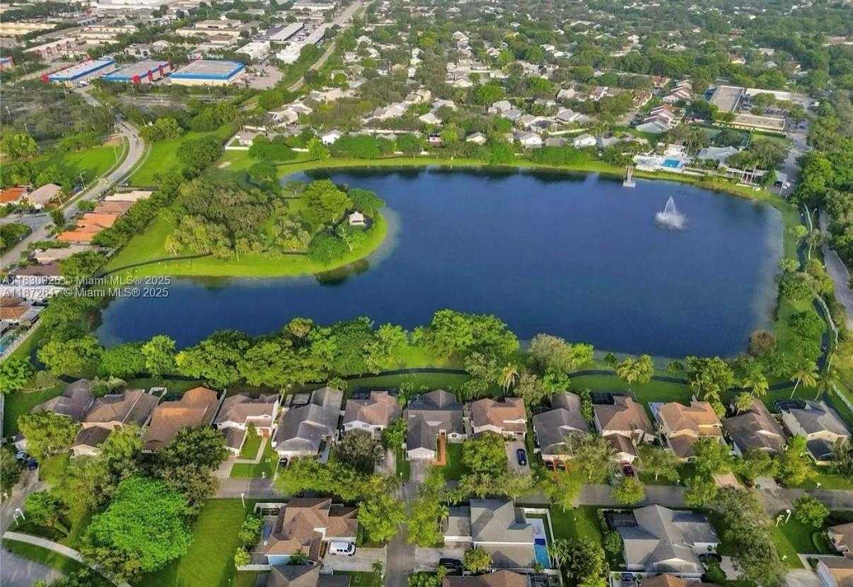 Small Image of 14465 SOUTH WEST 139TH AVE CIR E, Miami Number 21
