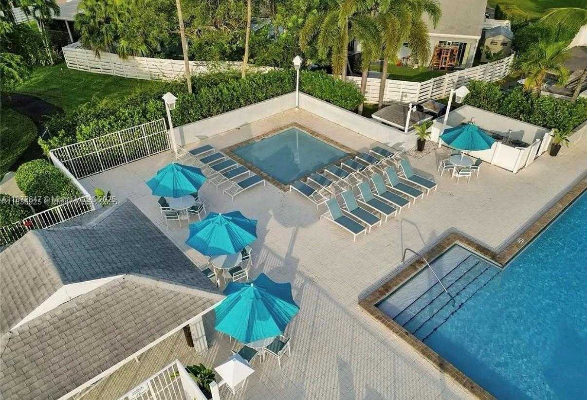 Small Image of 14465 SOUTH WEST 139TH AVE CIR E, Miami Number 25