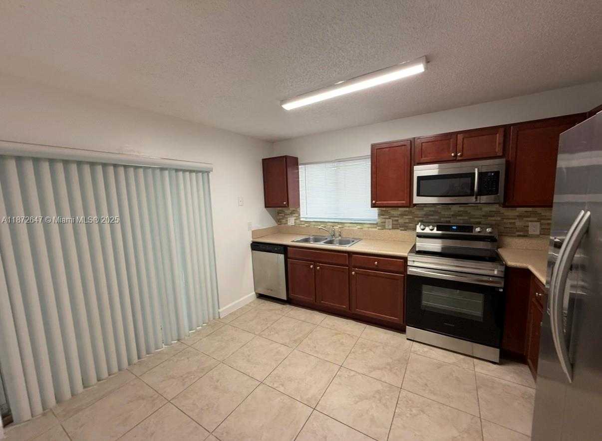 Small Image of 14465 SOUTH WEST 139TH AVE CIR E, Miami Number 6
