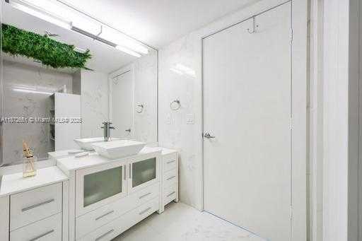 Small Image of 92 SOUTH WEST 3RD ST #5108, Miami Number 7