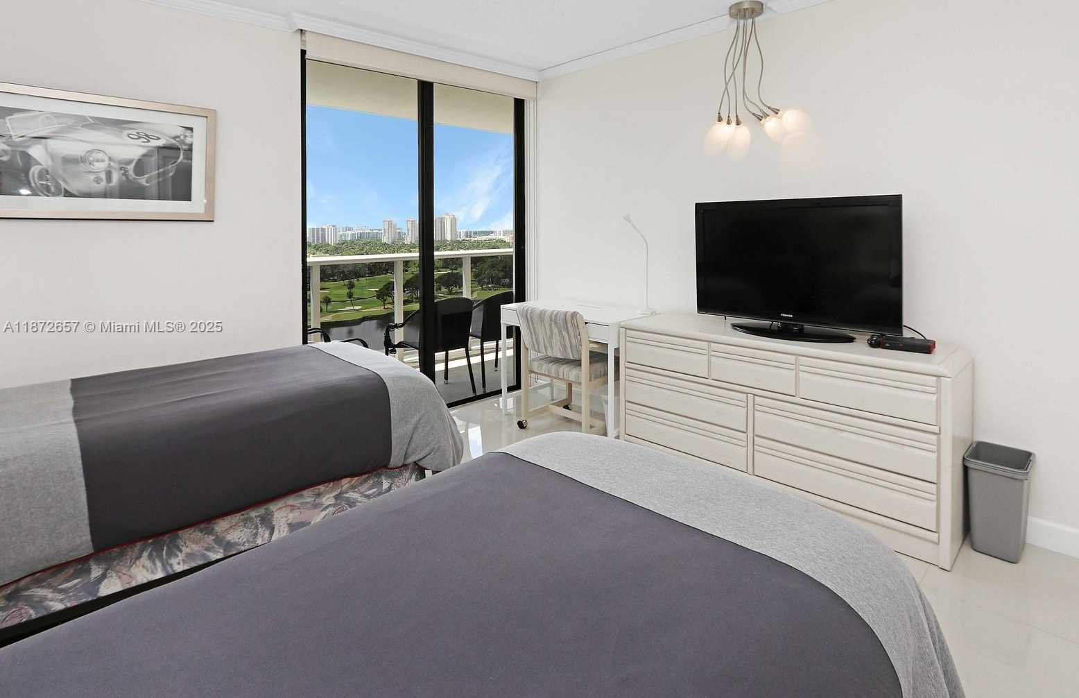 Small Image of 3675 NORTH COUNTRY CLUB DR #1706, Aventura Number 9