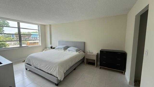 Small Image of 150 SOUTH EAST 25TH RD #3M, Miami Number 19