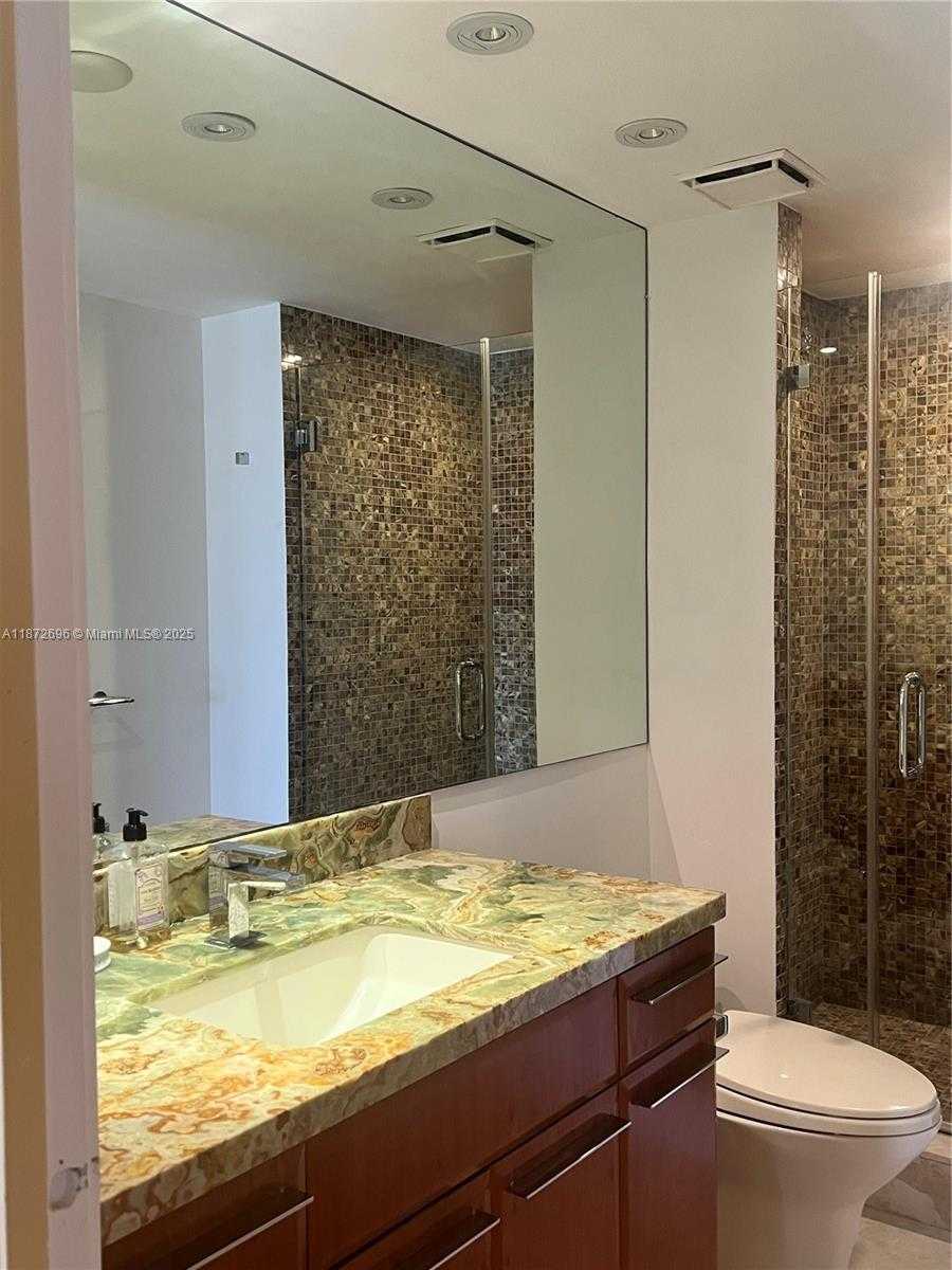 Small Image of 19355 TURNBERRY WAY #21D, Aventura Number 12