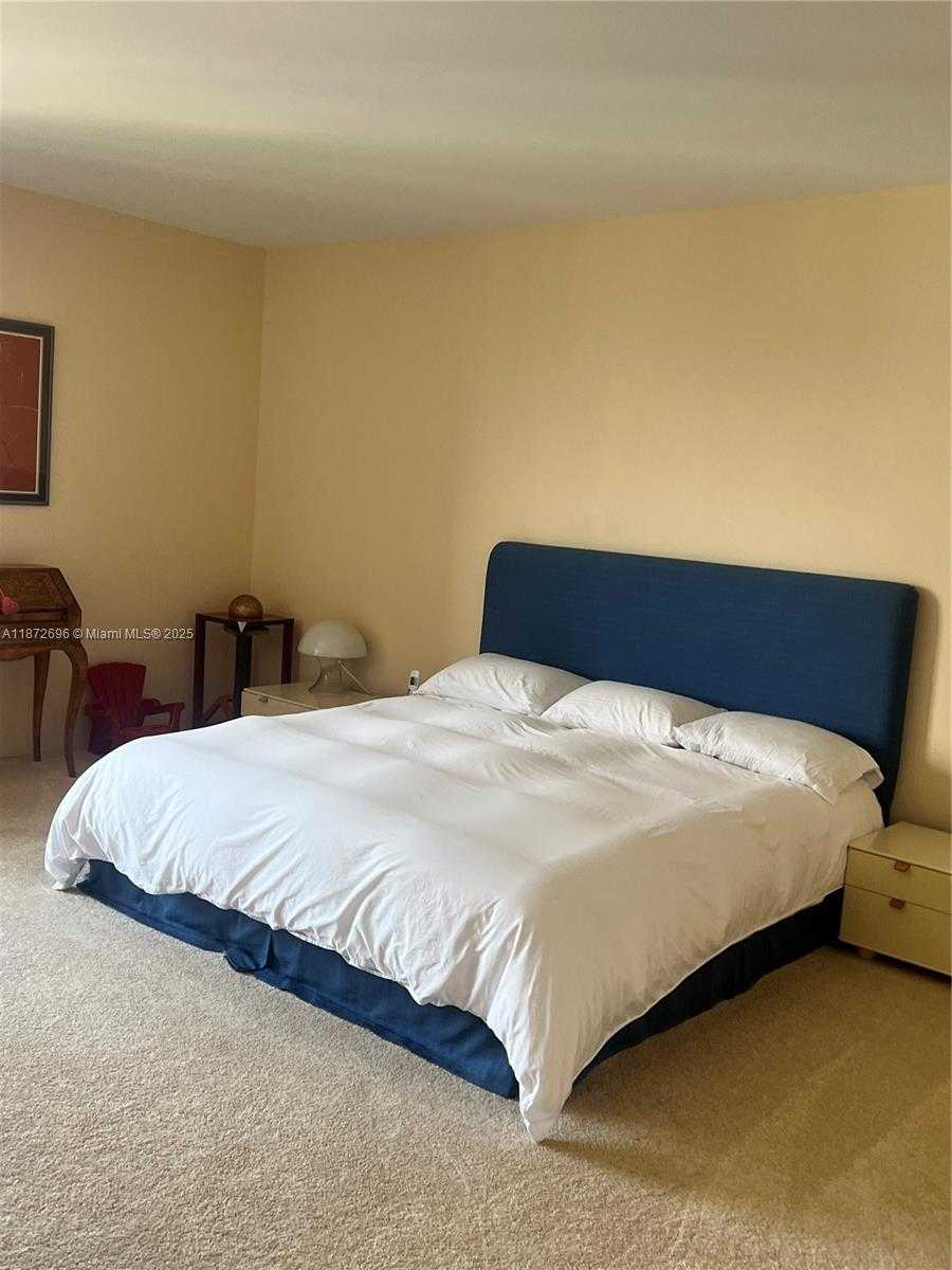 Small Image of 19355 TURNBERRY WAY #21D, Aventura Number 16