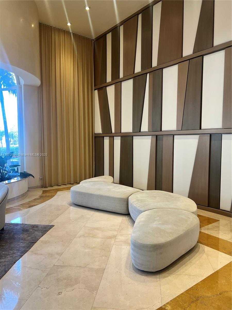Small Image of 19355 TURNBERRY WAY #21D, Aventura Number 3