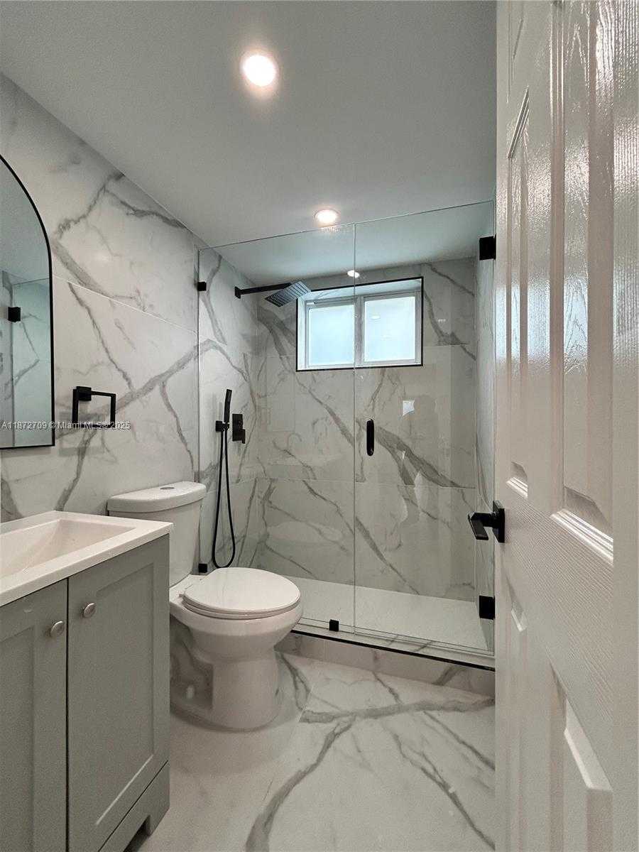 Small Image of 1936 NORMANDY DR #3, Miami Beach Number 11