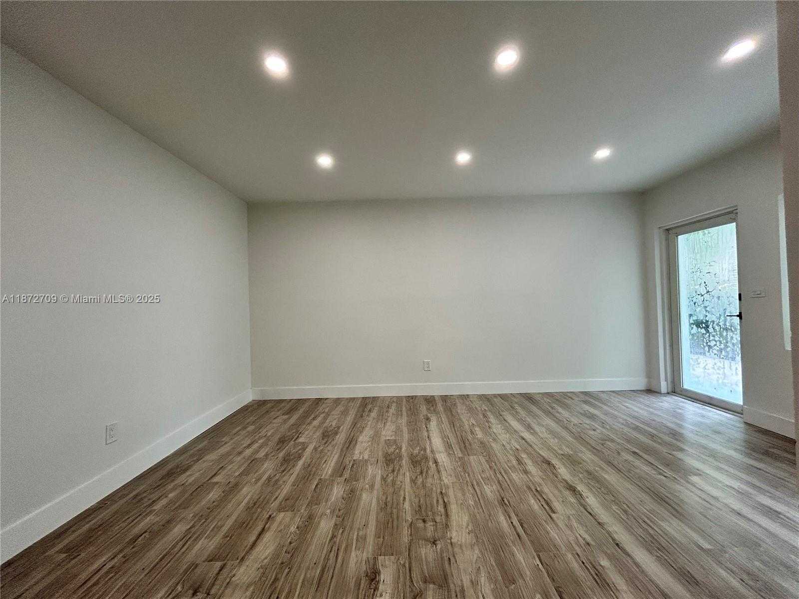 Small Image of 1936 NORMANDY DR #3, Miami Beach Number 4