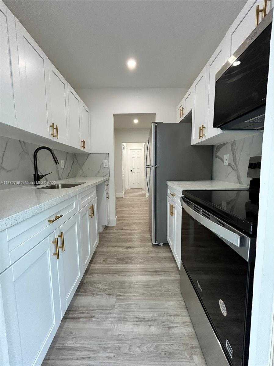 Small Image of 1936 NORMANDY DR #3, Miami Beach Number 5