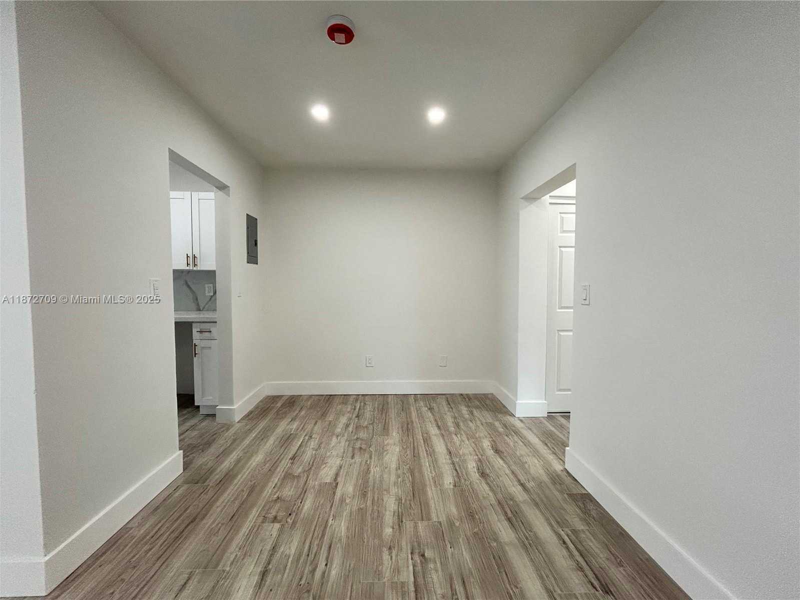 Small Image of 1936 NORMANDY DR #3, Miami Beach Number 7