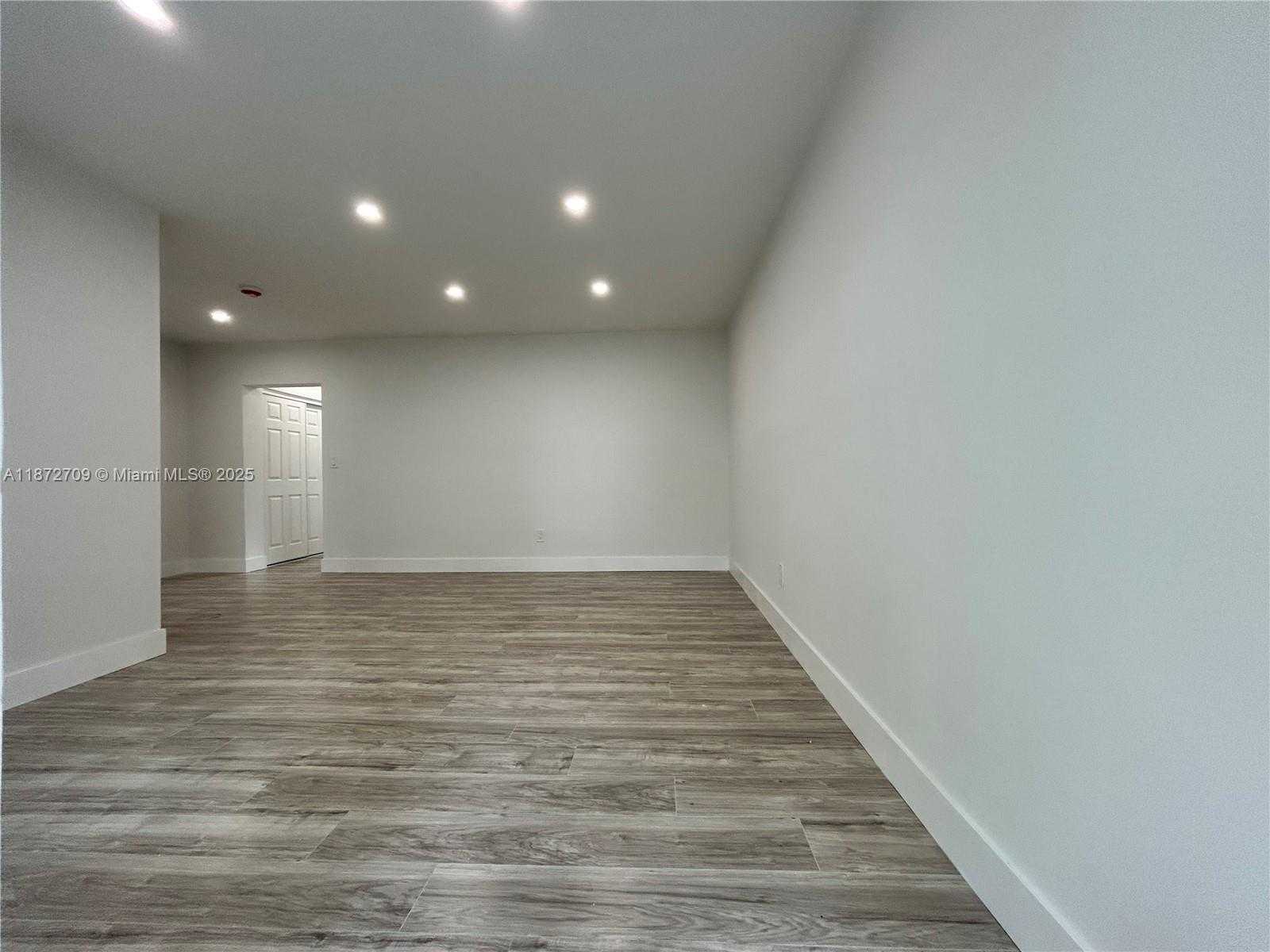 Small Image of 1936 NORMANDY DR #3, Miami Beach Number 9