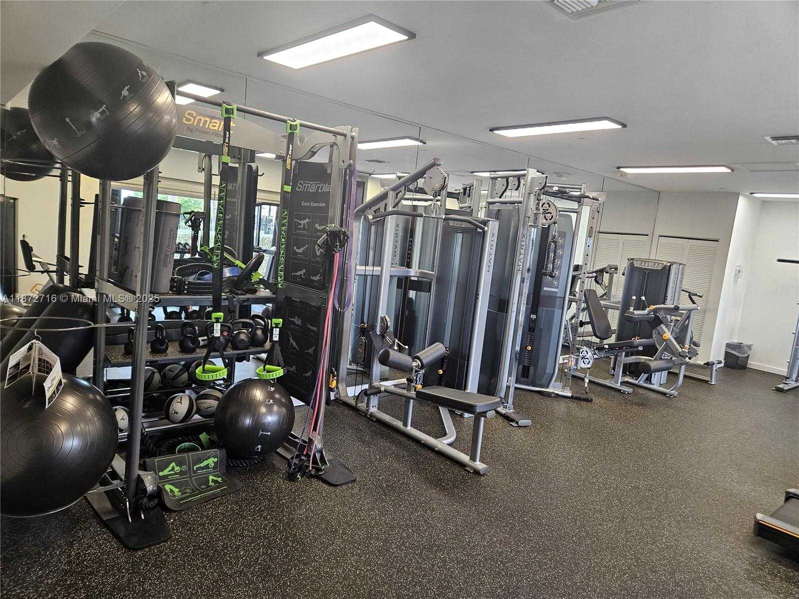 Small Image of 2625 COLLINS AVE #1802, Miami Beach Number 15