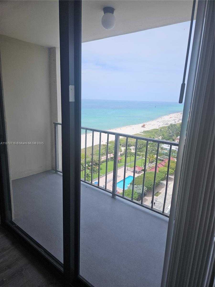 Small Image of 2625 COLLINS AVE #1802, Miami Beach Number 6