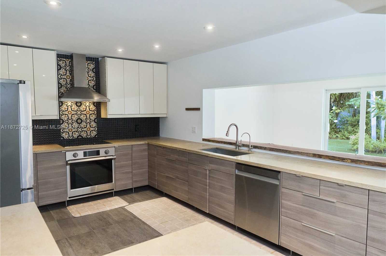 Small Image of 455 NORTH EAST 55TH ST, Miami Number 7