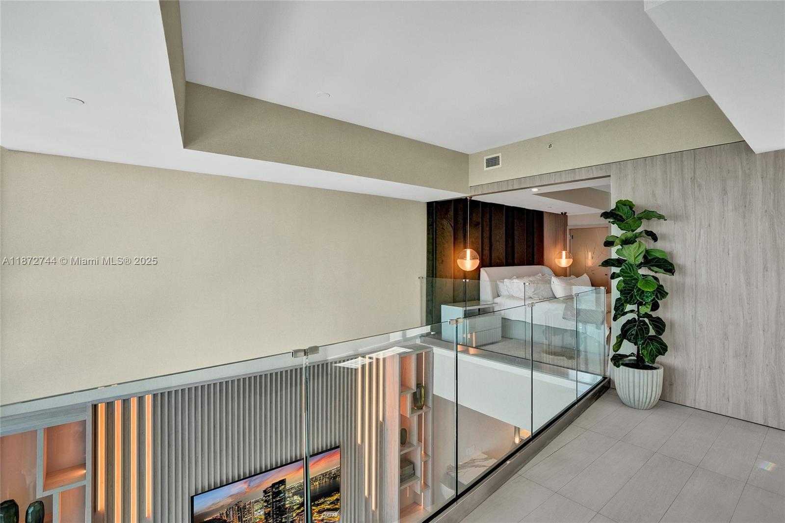 Small Image of 1100 BISCAYNE BLVD #6303, Miami Number 15